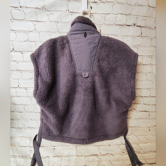 F.P Movement Scout it Out Purple Fleece Vest Medium Cozy Cabincore Snap Button - Picture 2 of 11